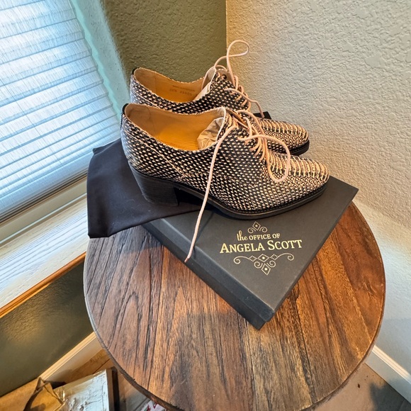 The Office of Angela Scott Miss Button in Pink Snake
Size 36.1/2 - Picture 3 of 15